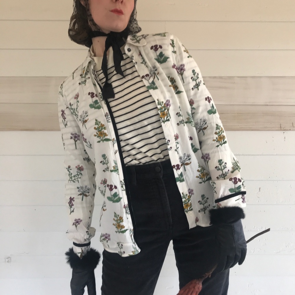 Botanical button up blouse with velvet trim - Picture 7 of 8